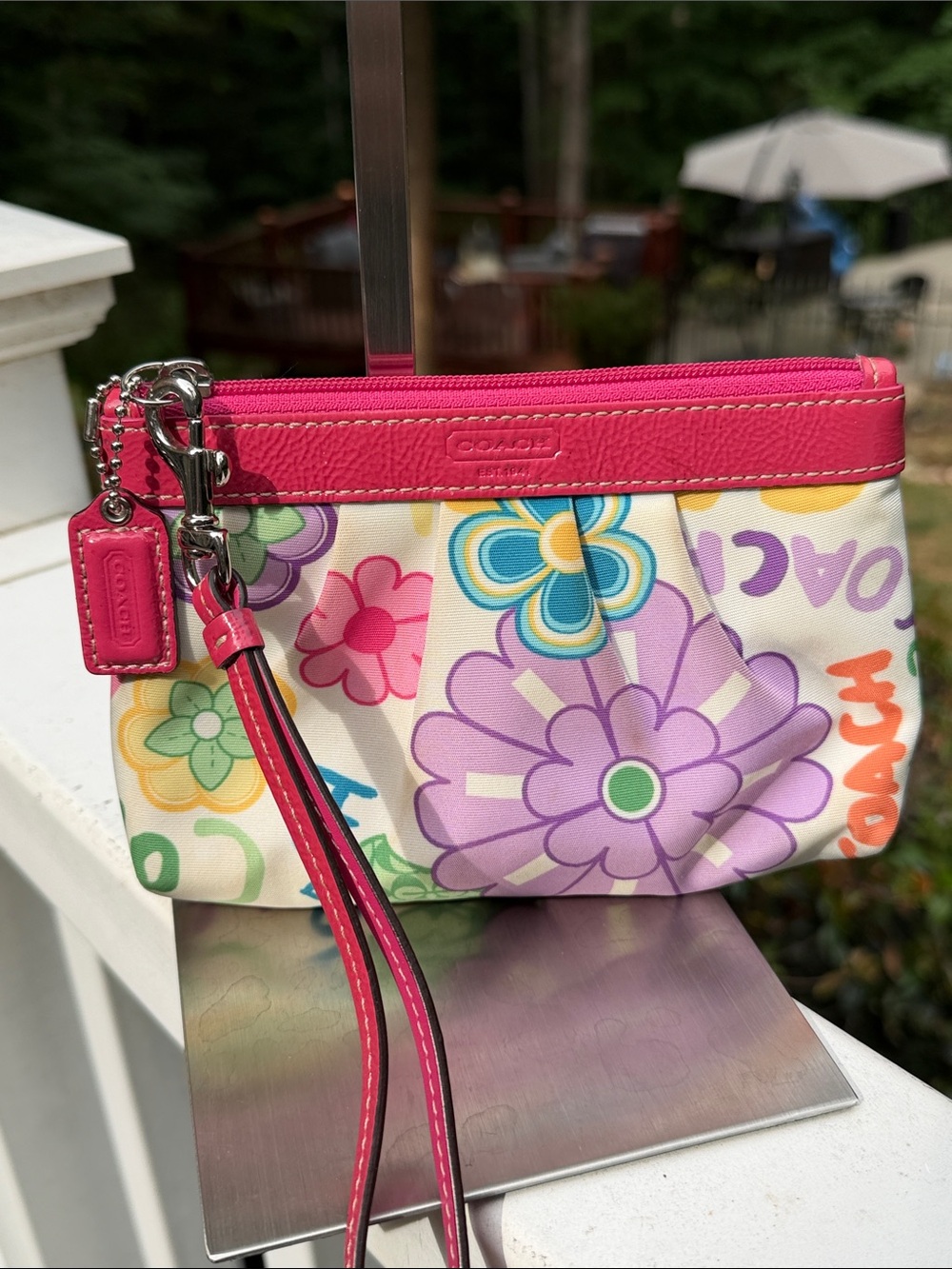 Coach Poppy Daisy Multicolor Floral Zip Wristlet. Y2K 2010 EUC - Picture 10 of 16